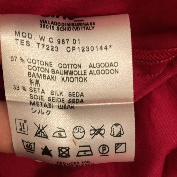 NWOT true red Love Moschino sleeveless blouse with embroidered bow, size US2 - Picture 7 of 8